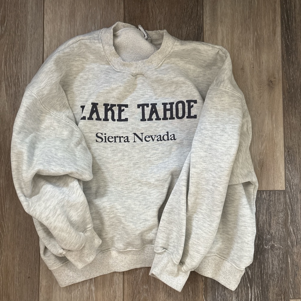 Princess Polly Lake Tahoe Sierra Nevada Crewneck - Light Gray with Navy Text